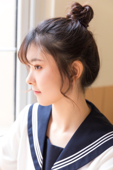年轻女老师在线观看